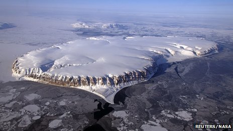 Arctic - Saunders Island and Wolstenholme Fjord with Kap Atoll